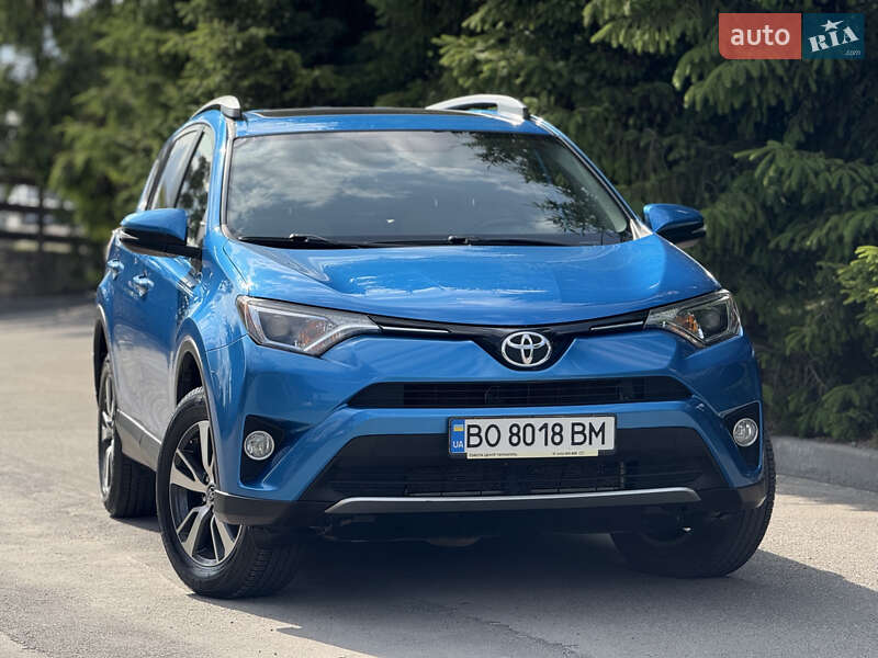 Внедорожник / Кроссовер Toyota RAV4 2016 в Тернополе