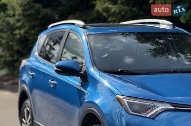 Позашляховик / Кросовер Toyota RAV4 2016 в Тернополі