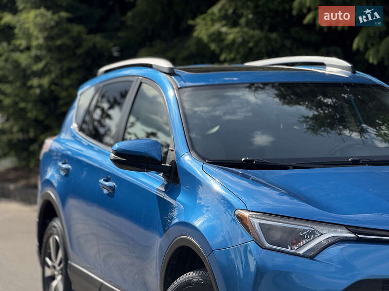 Внедорожник / Кроссовер Toyota RAV4 2016 в Тернополе