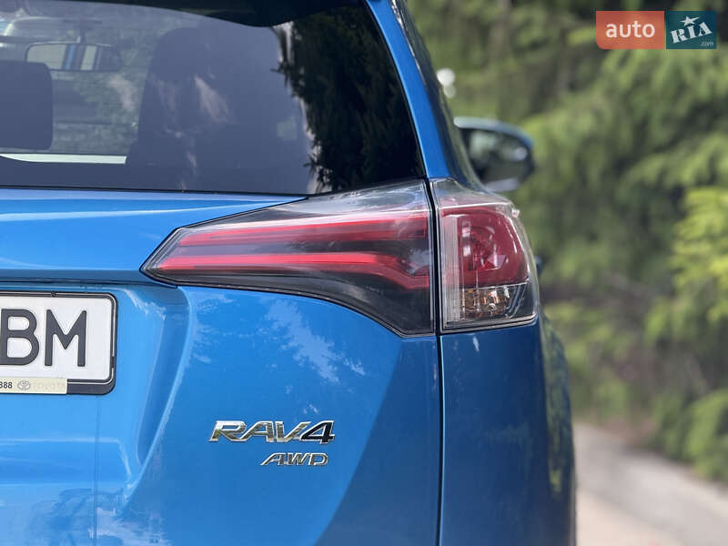 Внедорожник / Кроссовер Toyota RAV4 2016 в Тернополе