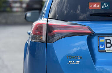 Позашляховик / Кросовер Toyota RAV4 2016 в Тернополі
