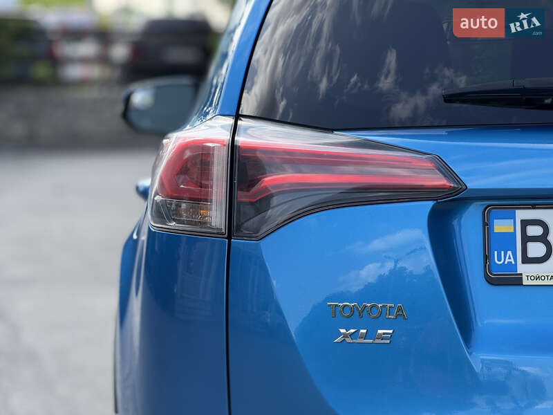 Внедорожник / Кроссовер Toyota RAV4 2016 в Тернополе