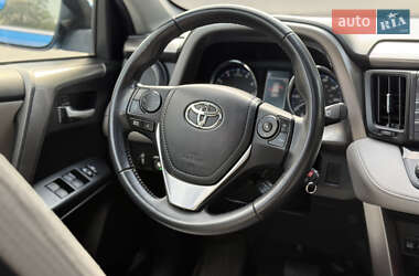 Позашляховик / Кросовер Toyota RAV4 2016 в Тернополі