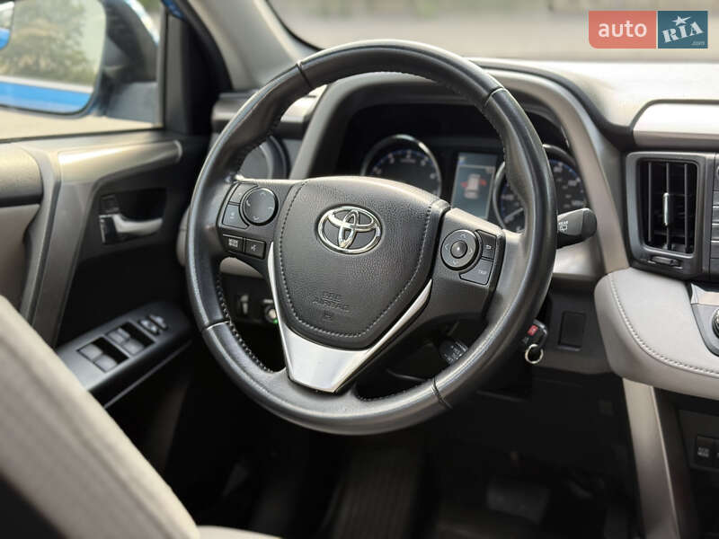 Внедорожник / Кроссовер Toyota RAV4 2016 в Тернополе