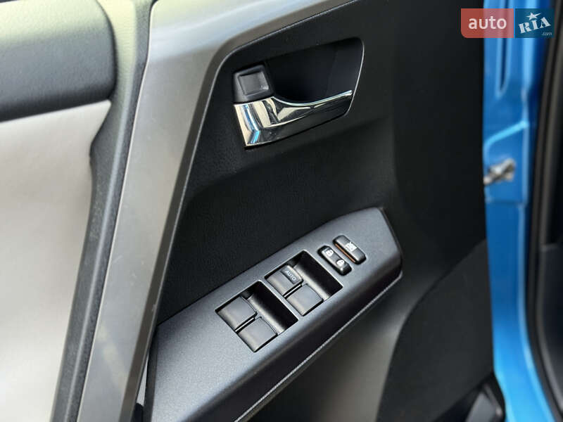 Внедорожник / Кроссовер Toyota RAV4 2016 в Тернополе