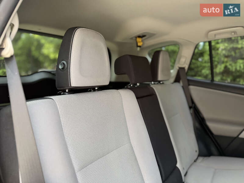 Внедорожник / Кроссовер Toyota RAV4 2016 в Тернополе