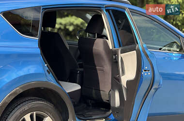 Позашляховик / Кросовер Toyota RAV4 2016 в Тернополі