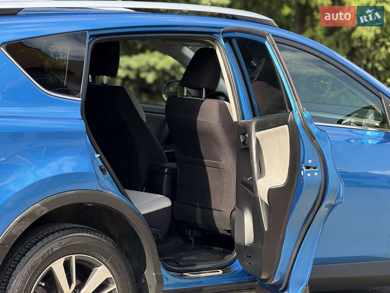 Внедорожник / Кроссовер Toyota RAV4 2016 в Тернополе
