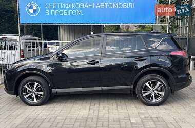 Позашляховик / Кросовер Toyota RAV4 2016 в 