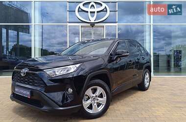 Внедорожник / Кроссовер Toyota RAV4 2021 в Киеве