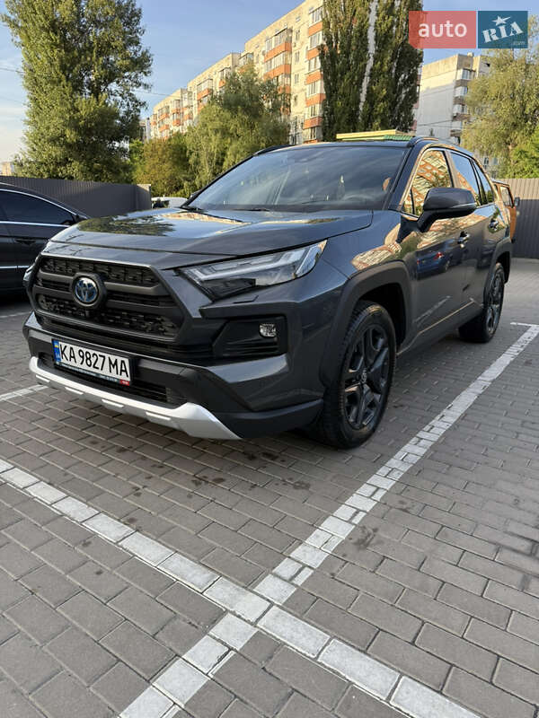 Toyota RAV4 2021