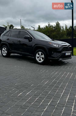 Внедорожник / Кроссовер Toyota RAV4 2021 в 