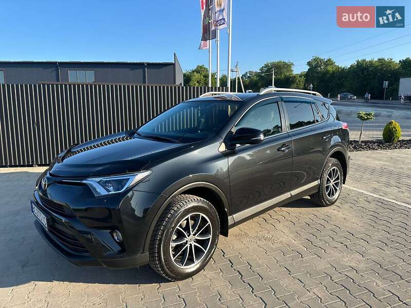 Позашляховик / Кросовер Toyota RAV4 2016 в Львові