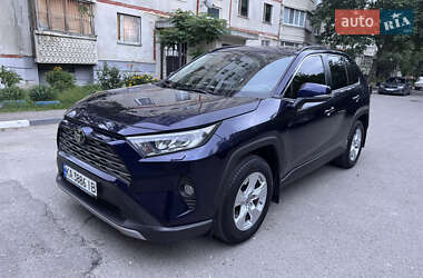 Позашляховик / Кросовер Toyota RAV4 2021 в Харкові
