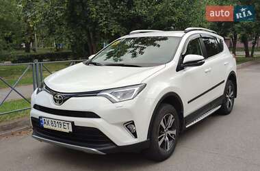 Внедорожник / Кроссовер Toyota RAV4 2017 в Харькове