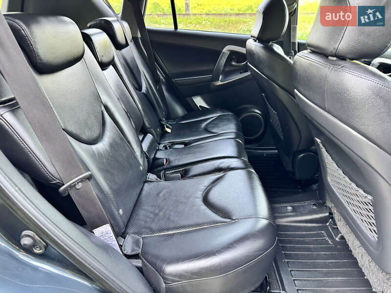 Позашляховик / Кросовер Toyota RAV4 2006 в Турці