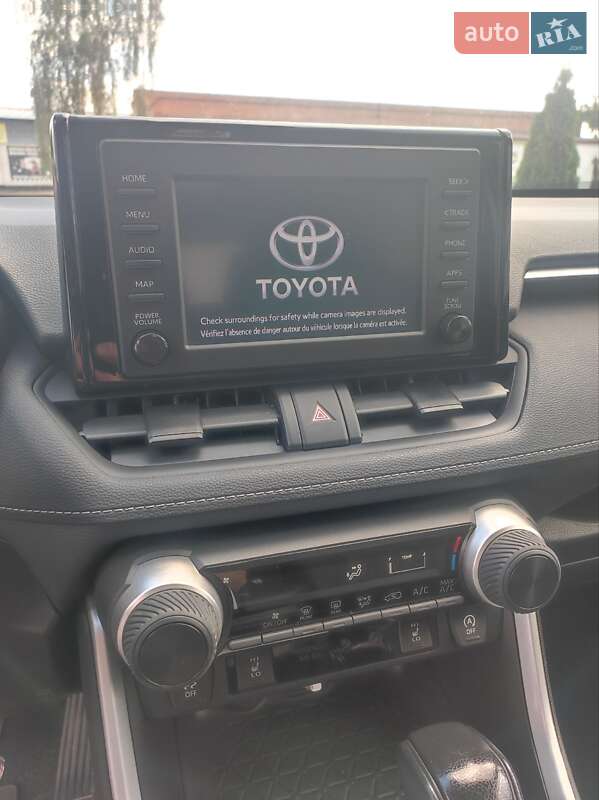 Внедорожник / Кроссовер Toyota RAV4 2021 в Умани