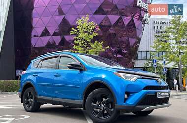 Позашляховик / Кросовер Toyota RAV4 2016 в Києві