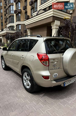 Внедорожник / Кроссовер Toyota RAV4 2007 в 