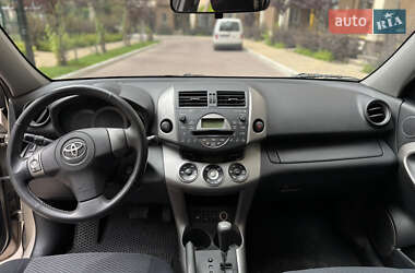 Внедорожник / Кроссовер Toyota RAV4 2007 в 