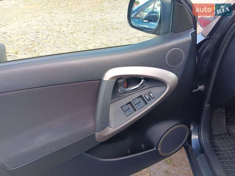 Позашляховик / Кросовер Toyota RAV4 2006 в Самборі