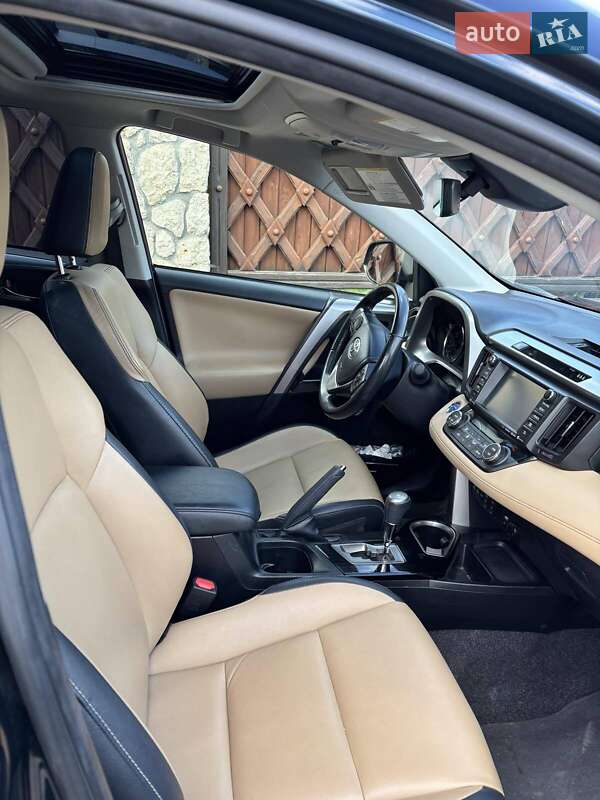 Позашляховик / Кросовер Toyota RAV4 2017 в Тернополі фото 7 Позашляховик / Кросовер Toyota RAV4 2017 в Тернополі