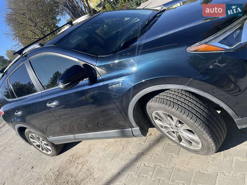 Позашляховик / Кросовер Toyota RAV4 2017 в Тернополі фото 3 Позашляховик / Кросовер Toyota RAV4 2017 в Тернополі