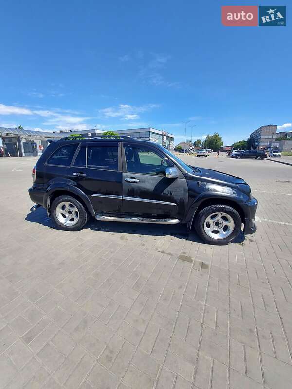 Внедорожник / Кроссовер Toyota RAV4 2001 в Черкассах