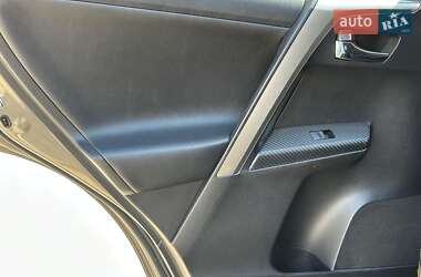 Позашляховик / Кросовер Toyota RAV4 2014 в 