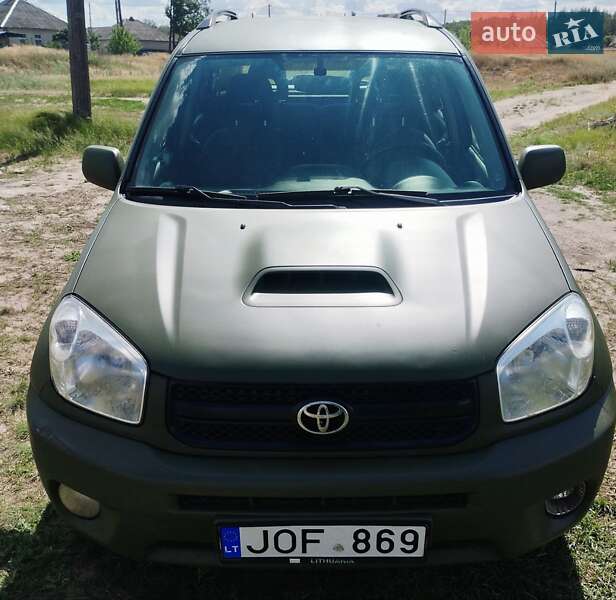Позашляховик / Кросовер Toyota RAV4 2003 в Ізюмі
