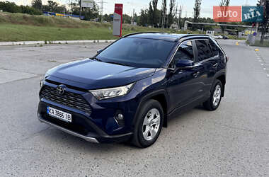 Внедорожник / Кроссовер Toyota RAV4 2021 в Харькове