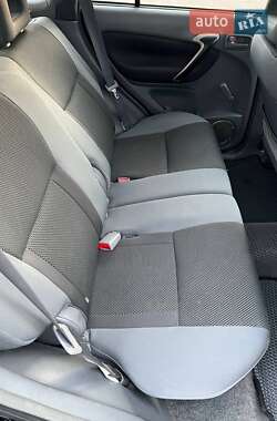 Внедорожник / Кроссовер Toyota RAV4 2002 в  фото 27 Внедорожник / Кроссовер Toyota RAV4 2002 в