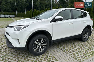 Позашляховик / Кросовер Toyota RAV4 2017 в Харкові