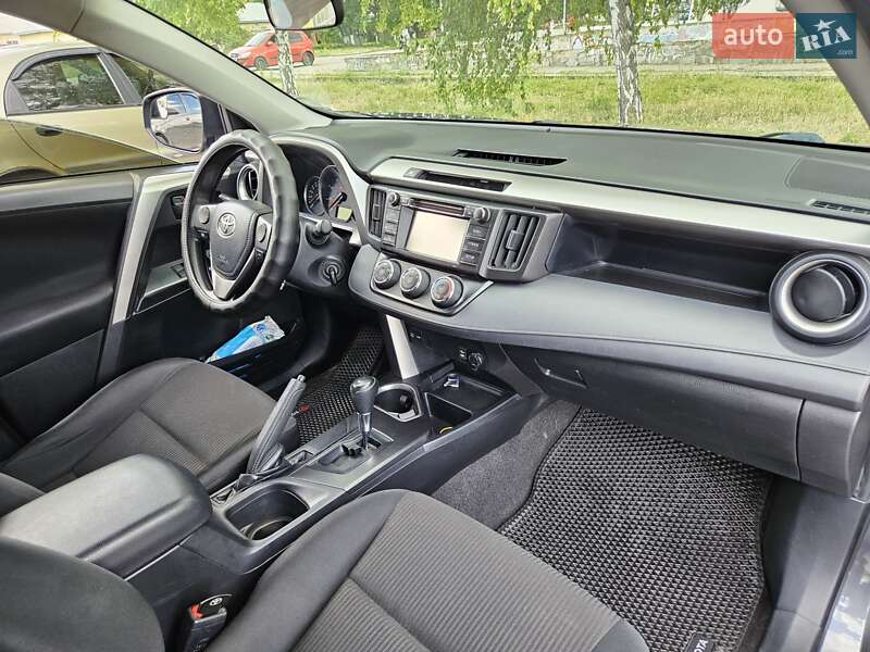 Позашляховик / Кросовер Toyota RAV4 2016 в Запоріжжі