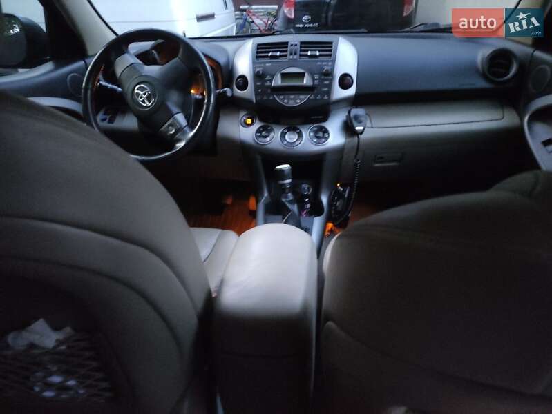 Позашляховик / Кросовер Toyota RAV4 2007 в Хмельницькому