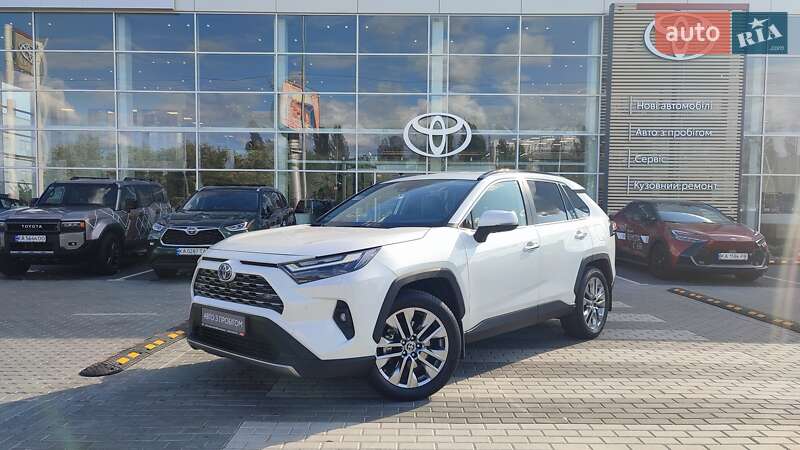 Внедорожник / Кроссовер Toyota RAV4 2022 в 