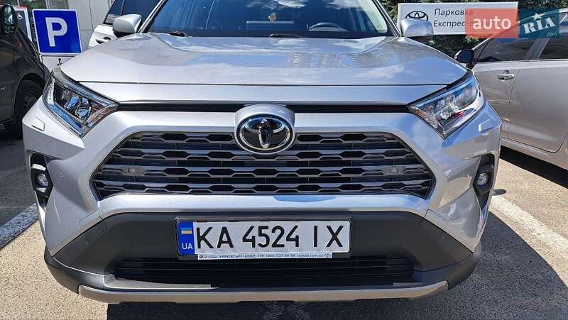 Внедорожник / Кроссовер Toyota RAV4 2023 в Киеве
