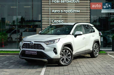 Внедорожник / Кроссовер Toyota RAV4 2023 в Львове