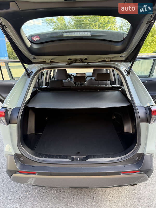Внедорожник / Кроссовер Toyota RAV4 2021 в Борисполе