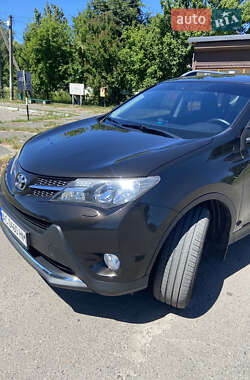 Позашляховик / Кросовер Toyota RAV4 2015 в  фото 2 Позашляховик / Кросовер Toyota RAV4 2015 в