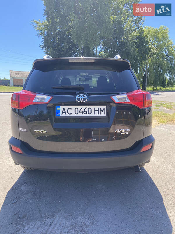 Позашляховик / Кросовер Toyota RAV4 2015 в Любомлі