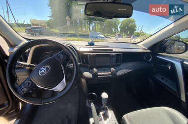 Позашляховик / Кросовер Toyota RAV4 2015 в  фото 16 Позашляховик / Кросовер Toyota RAV4 2015 в