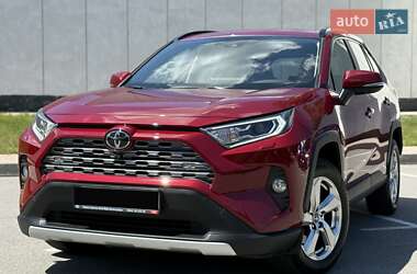 Позашляховик / Кросовер Toyota RAV4 2019 в Києві