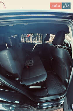 Внедорожник / Кроссовер Toyota RAV4 2013 в 