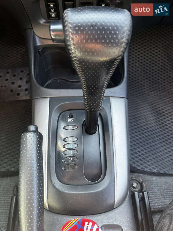 Внедорожник / Кроссовер Toyota RAV4 2004 в Виннице