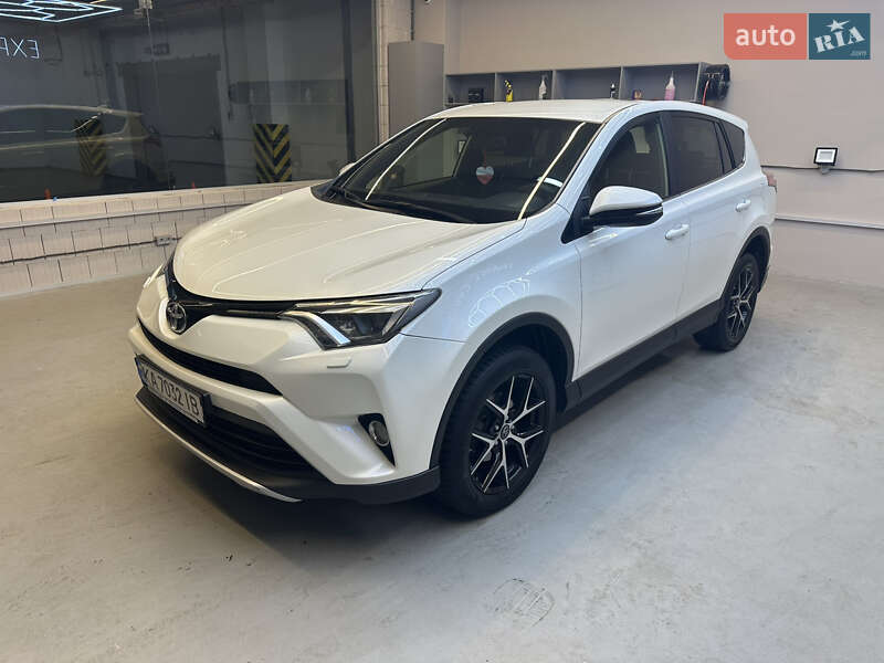 Toyota RAV4 2017