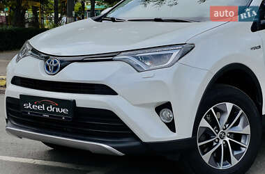 Внедорожник / Кроссовер Toyota RAV4 2017 в Николаеве