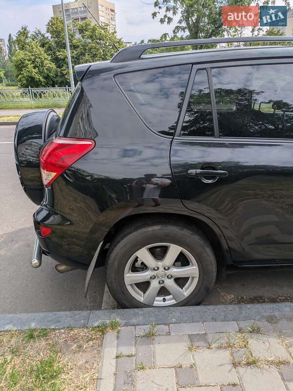 Позашляховик / Кросовер Toyota RAV4 2007 в Києві
