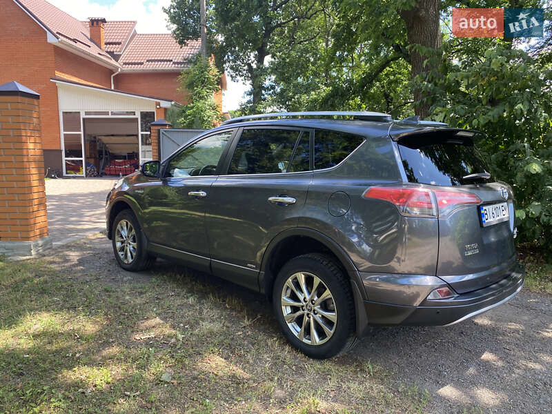 Позашляховик / Кросовер Toyota RAV4 2016 в Полтаві