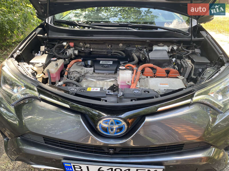 Позашляховик / Кросовер Toyota RAV4 2016 в Полтаві